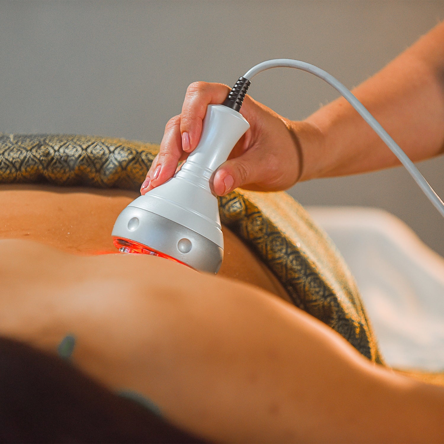 PAC REDUX | REDUÇÃO DE MEDIDAS (CRIOLIPÓLISE 50MIN. + CAVITAÇÃO + RADIOFREQUÊNCIA + MASSAGEM) POR REGIÃO